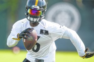 Bell apologizes as Steelers open camp